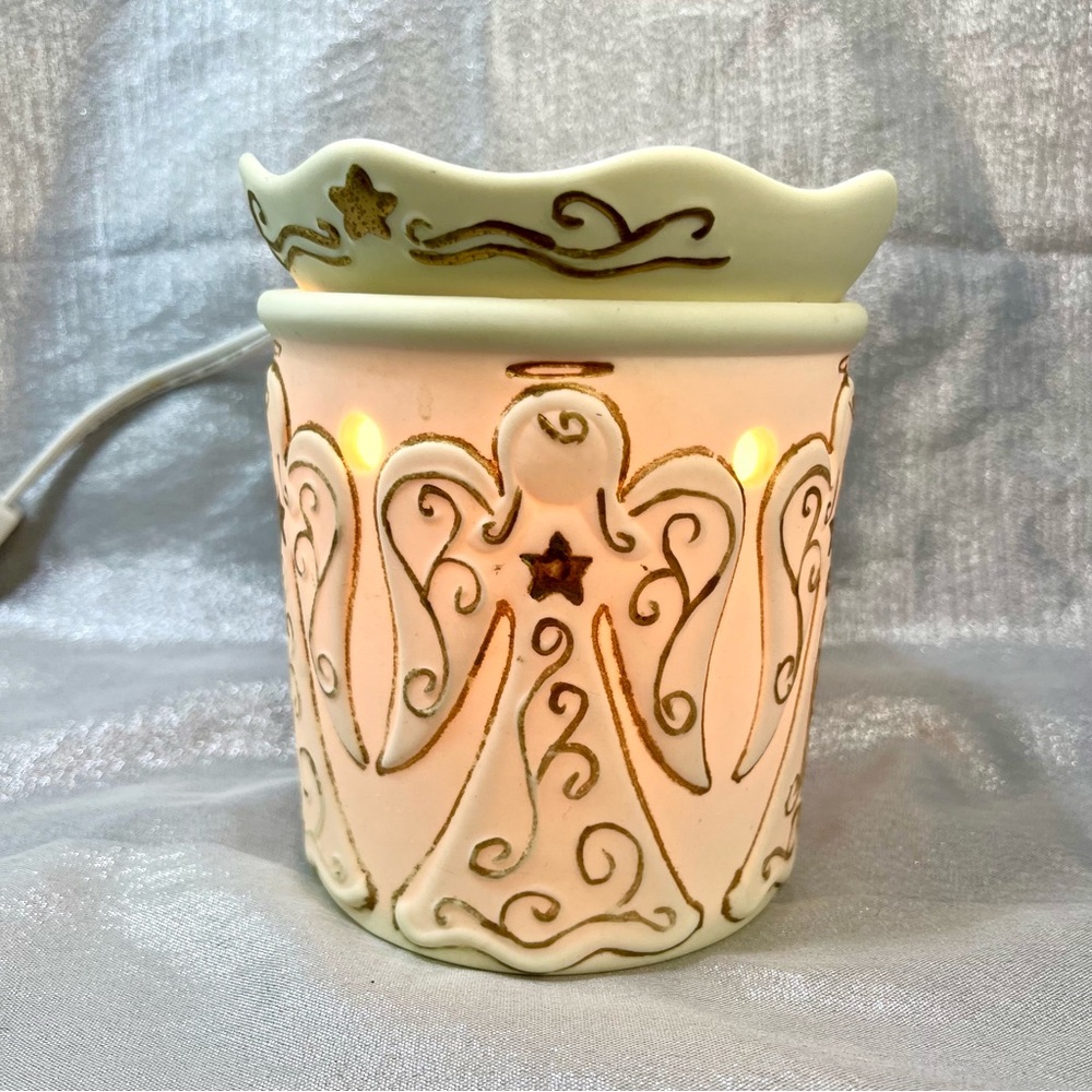 Scentsy Angel "Heavenly" Wax Melt Warmer Light *RETIRED*